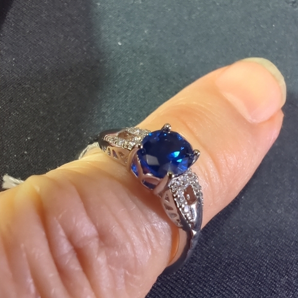 💙Blue Sapphire 925 Sterling Silver & CZ Designer Ring Size 8 NWT - Picture 2 of 14
